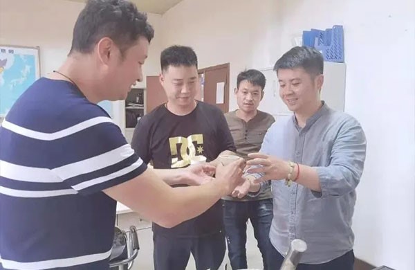 為群眾辦實事，把清涼送到生產一線